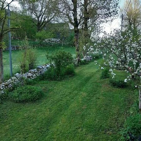 Au Domaine Des Oiseaux Bed & Breakfast *